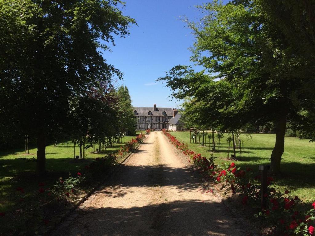 La Gloriette gîte situé Dans La propriété Dun magnifique manoir Vatteville Exterior foto